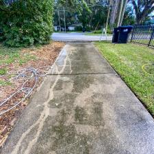 Professional-Driveway-Cleaning-Performed-in-Orlando-Florida 2